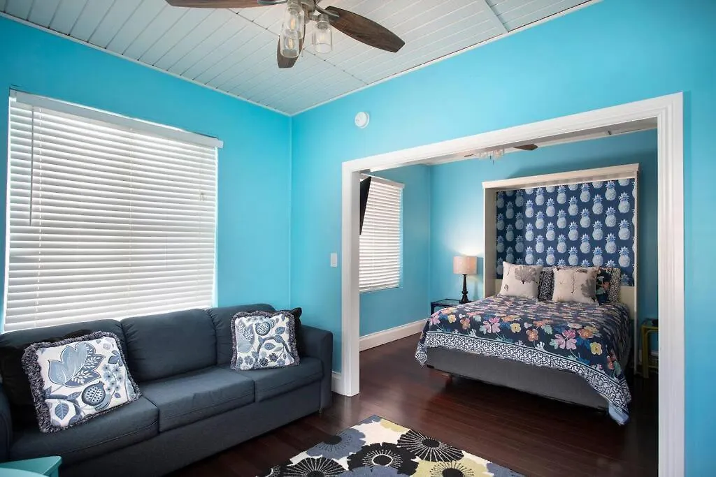 Duval Street Suite Overlooking Duval W Parking And Pool Key West United States