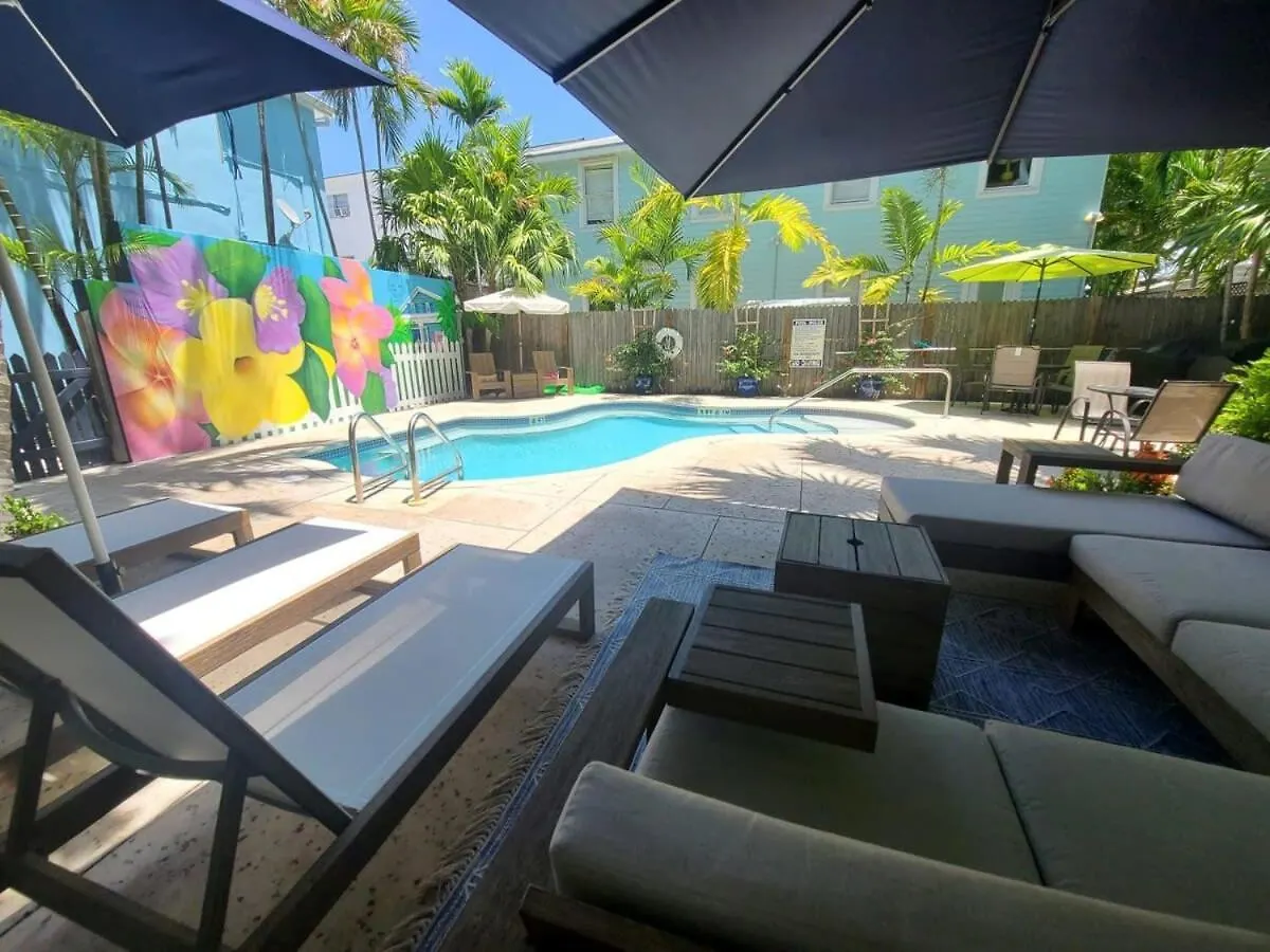 Apartment Duval Street Suite Overlooking Duval W Parking And Pool Key West United States