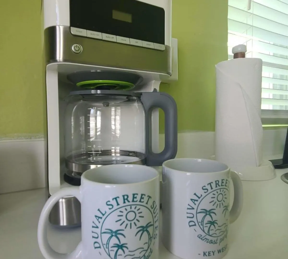 Duval Street Suite Overlooking Duval W Parking And Pool Key West