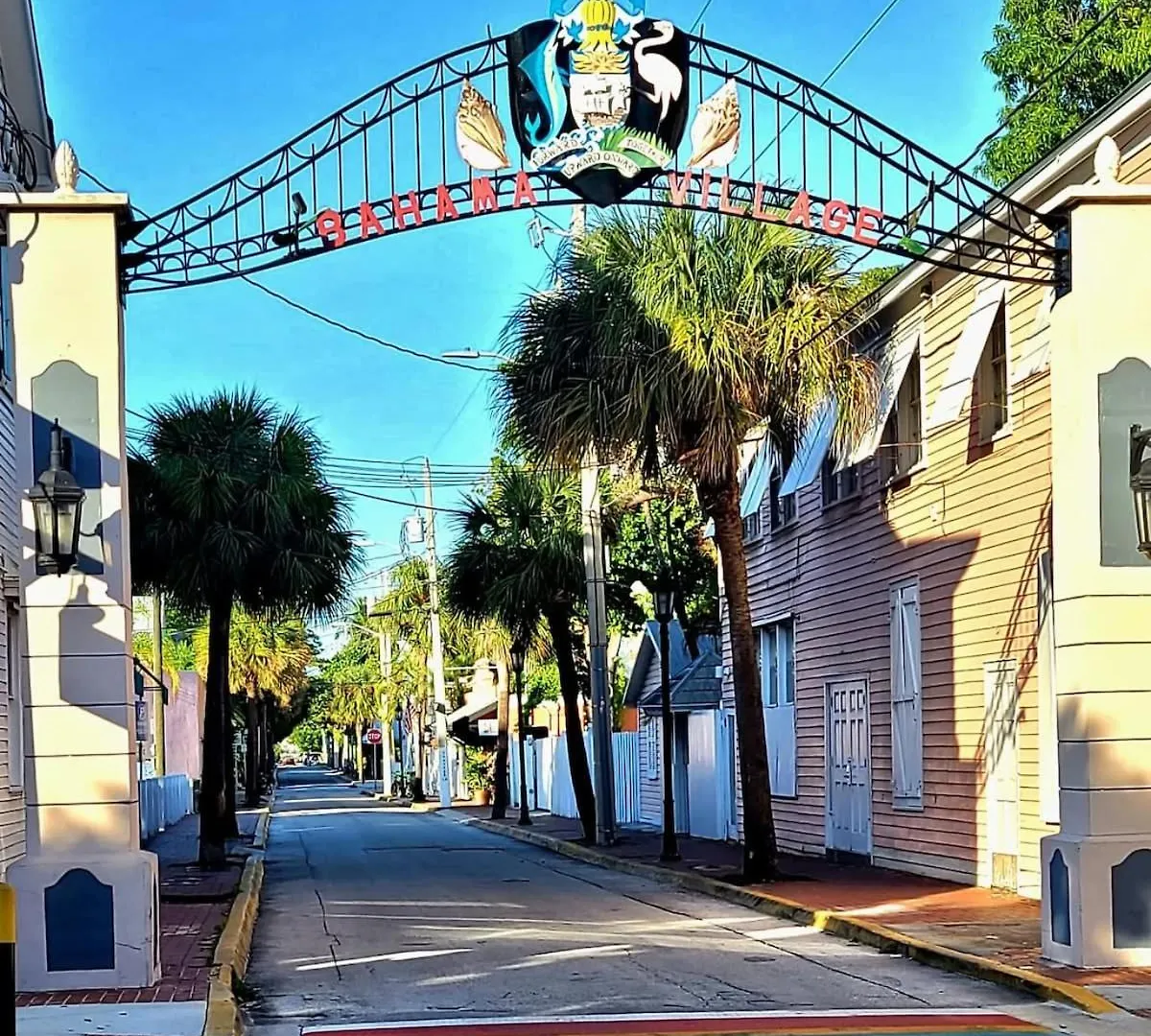 Duval Street Suite Overlooking Duval W Parking And Pool location