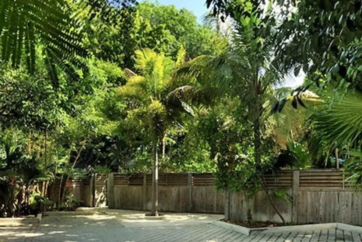 Duval Street Suite Overlooking Duval W Parking And Pool Key West Apartment