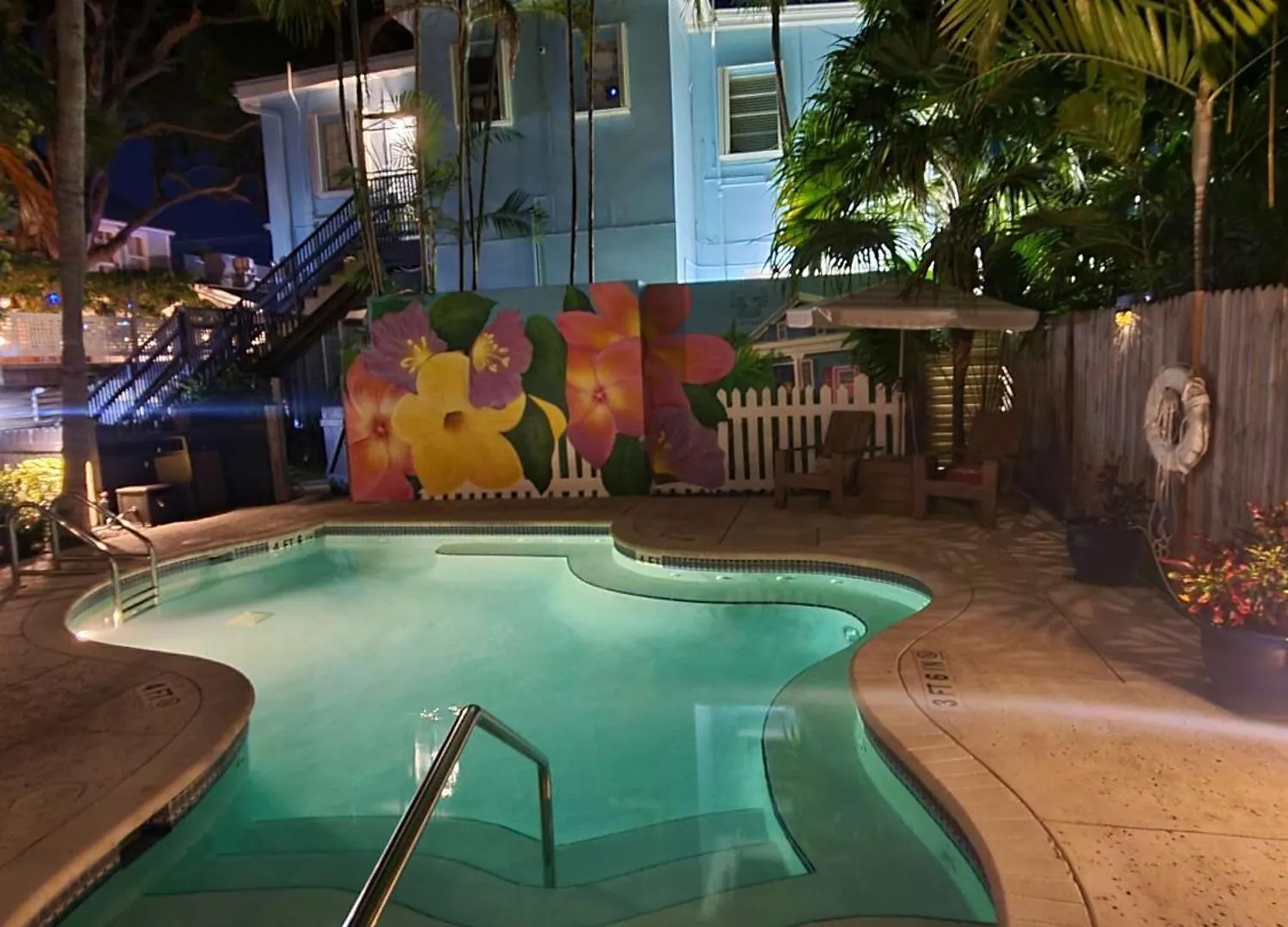 Apartment Duval Street Suite Overlooking Duval W Parking And Pool Key West United States