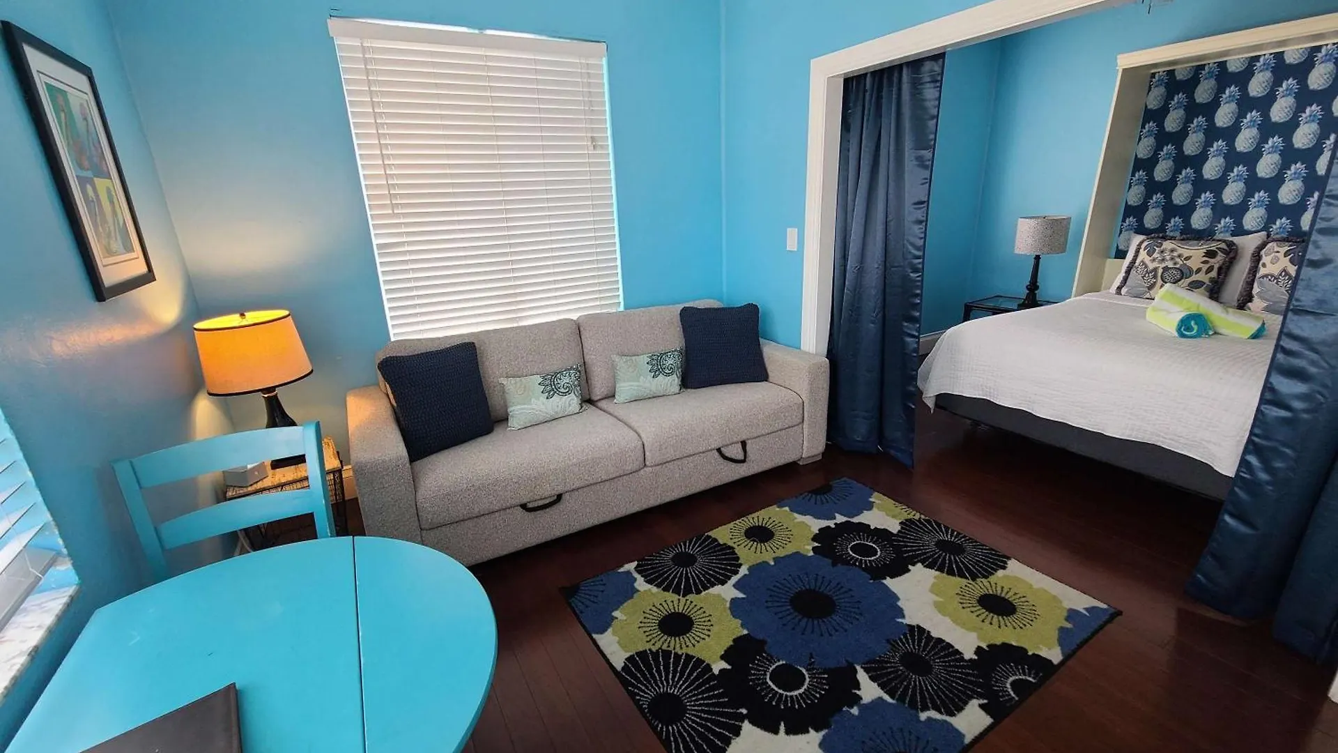 Apartment Duval Street Suite Overlooking Duval W Parking And Pool Key West